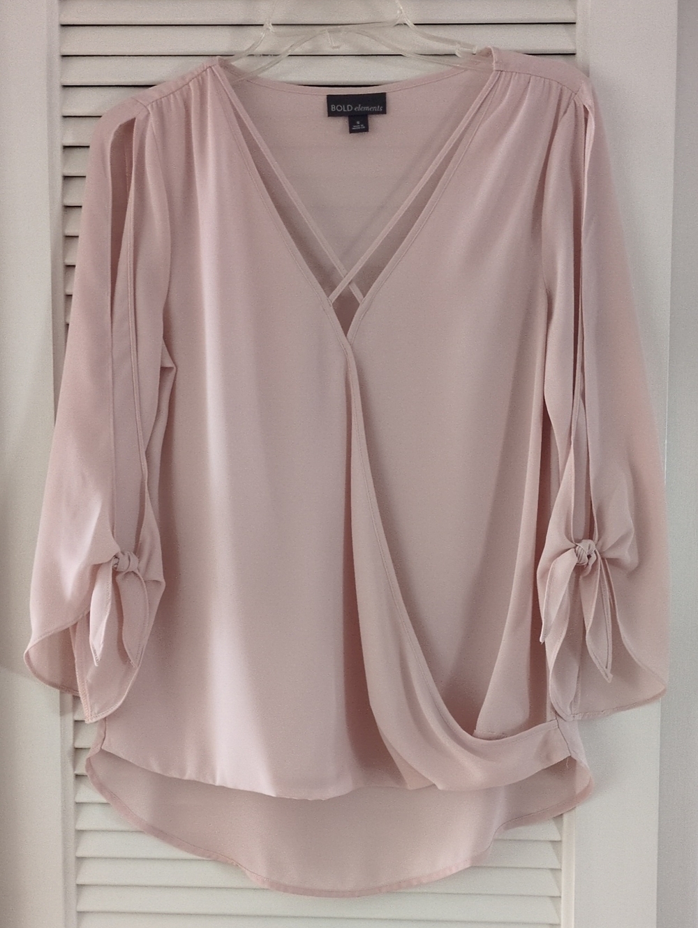 BOLD elements Sheer V-Neck Draped Tie-Sleeve Blouse. Size S. Blush Pink EUC